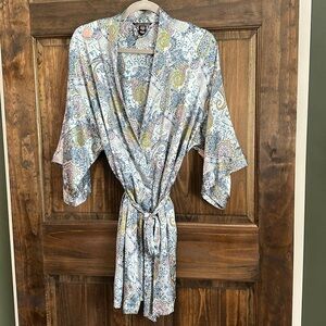 Victoria's Secret Women’s blue Paisley Satin Robe M/L